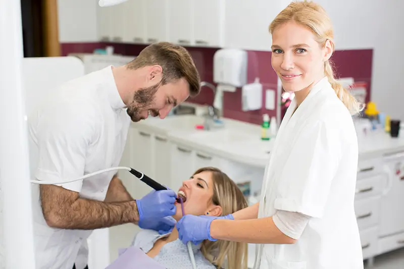 9 Warning Signs That It’s Time to Visit the Dentist